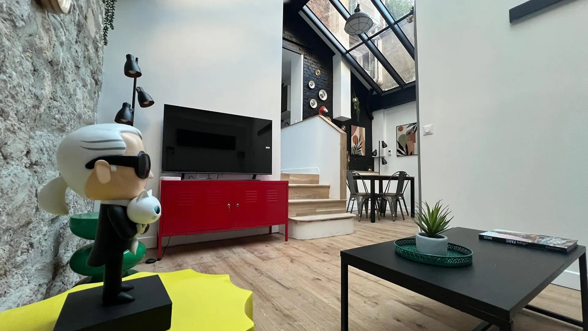 Relais Cocorico Artist Studio Glass Roof With Ac Paris France